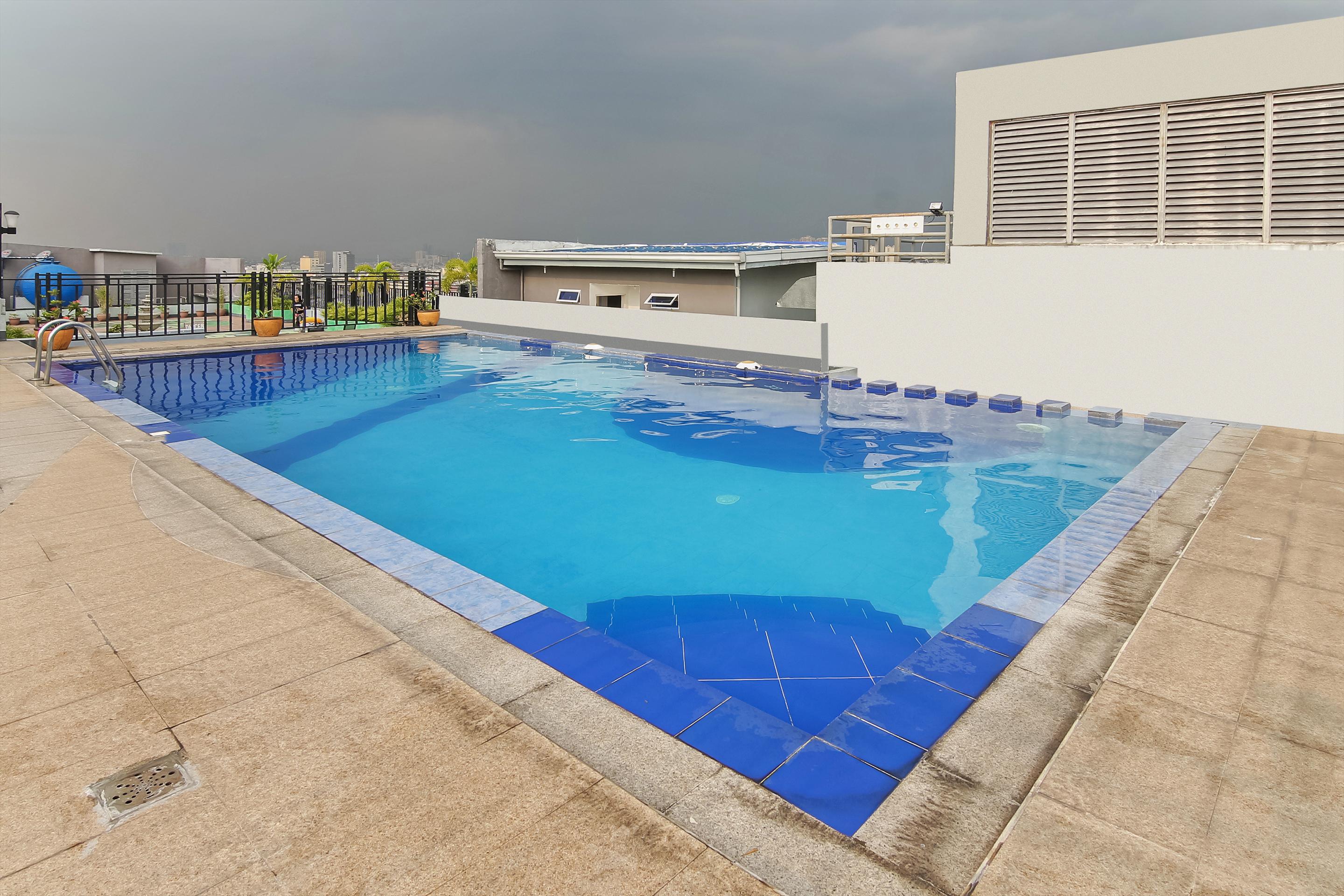Melbourne Suites Makati City Exterior photo